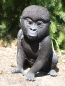 Preview: Gorilla Deko Figur Affe Baby lebensecht wetterfest Gartenfigur HOTANT NEU