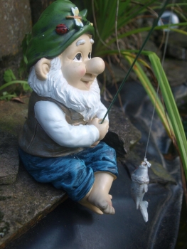 Zwerg mit Angel und Fisch 24cm Kantenhocker Deko Figur Gartenzwerg NEU
