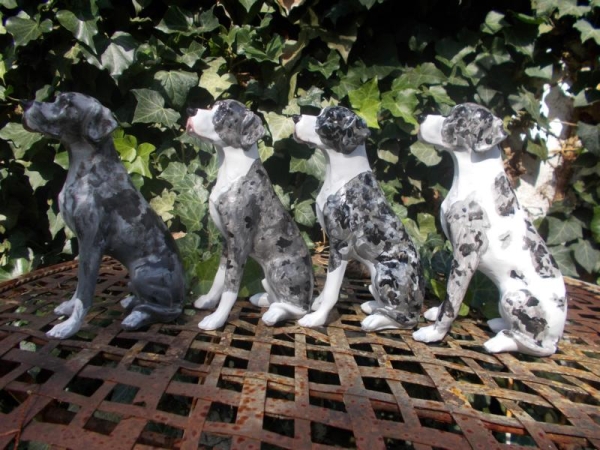 Deutsche Dogge Deko Figur sitzend alle Farben NEUHEIT