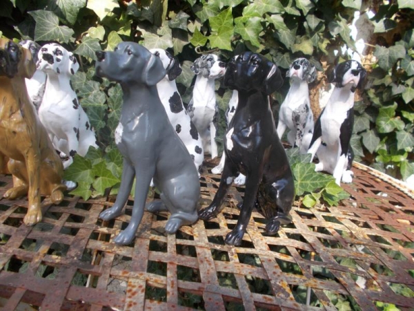 Deutsche Dogge Deko Figur sitzend alle Farben NEUHEIT