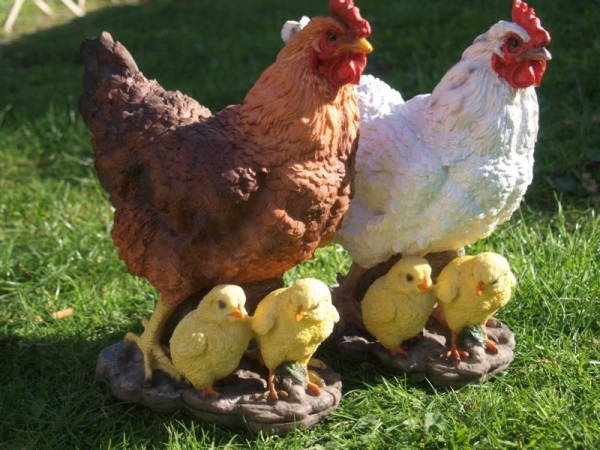 Huhn Figur Deko Figur m Küken 33cm lebensecht Gartenfigur Skulptur Hahn NEU